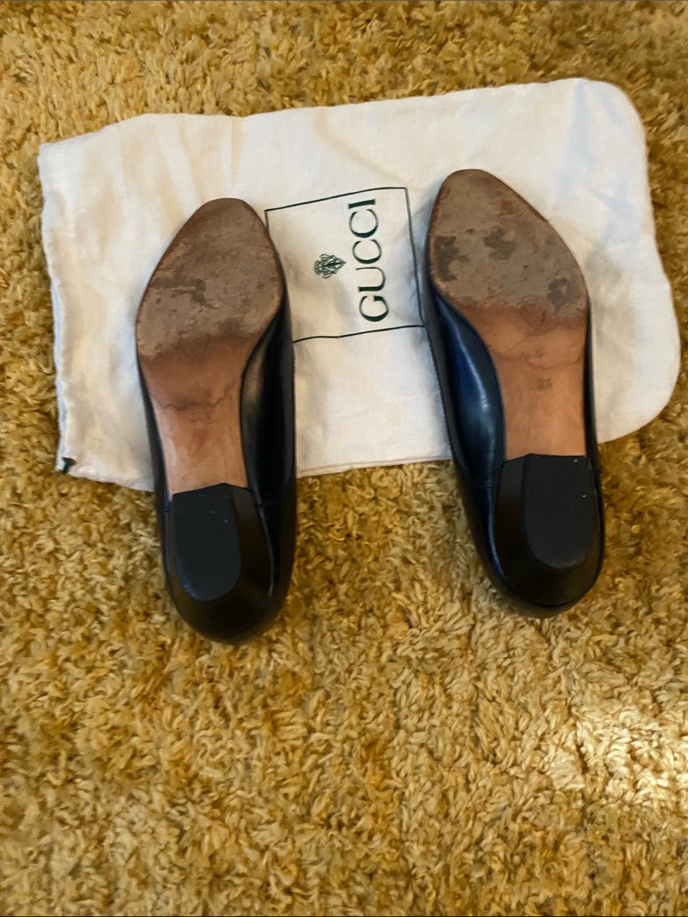 Gucci Navy Leather Pointed-Toe Flats with Gold GG - Picture 5 of 5